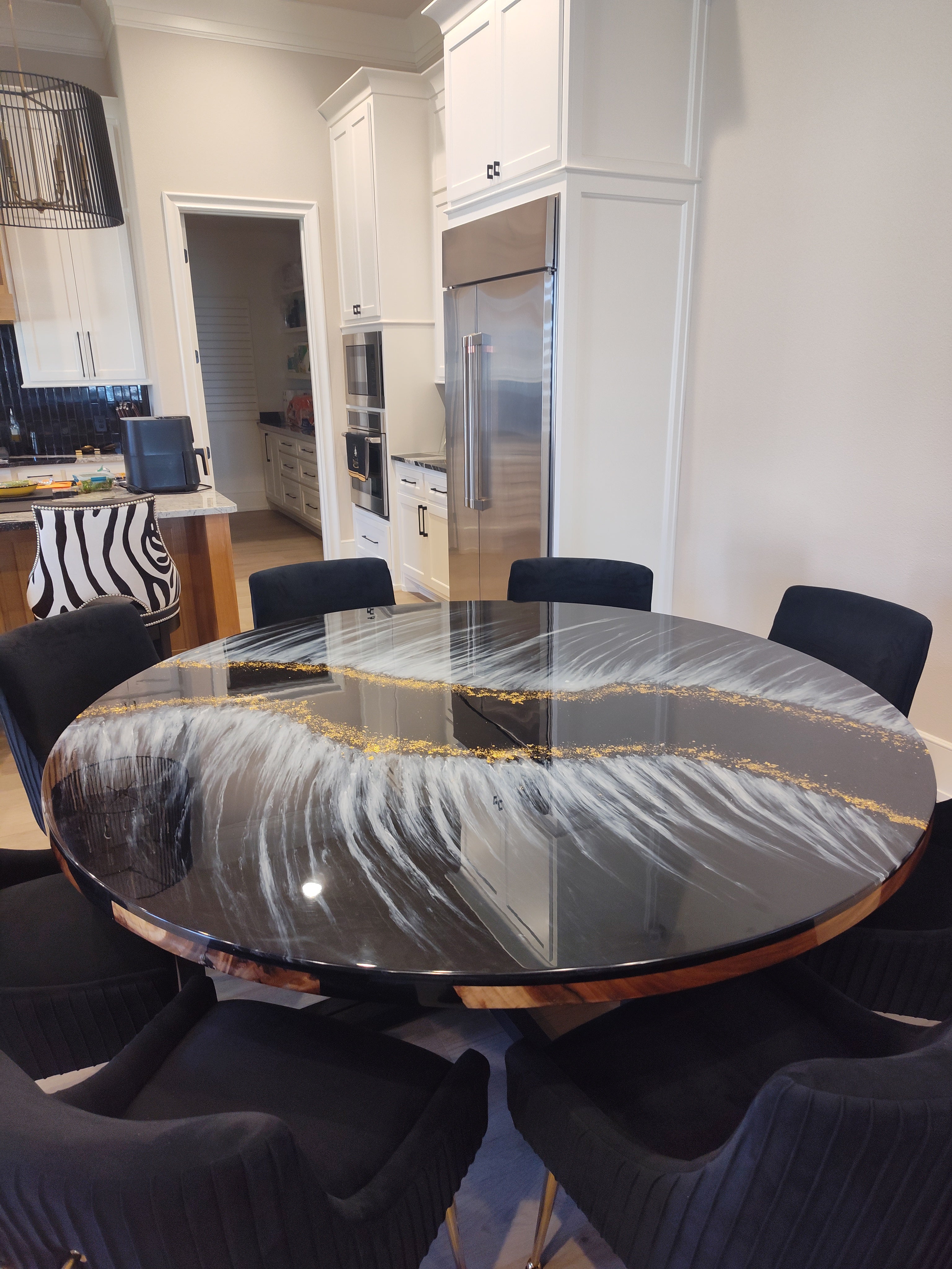 A Luxury Interior : Velmarie C.'s Walnut Round Table with Ethereal Waves