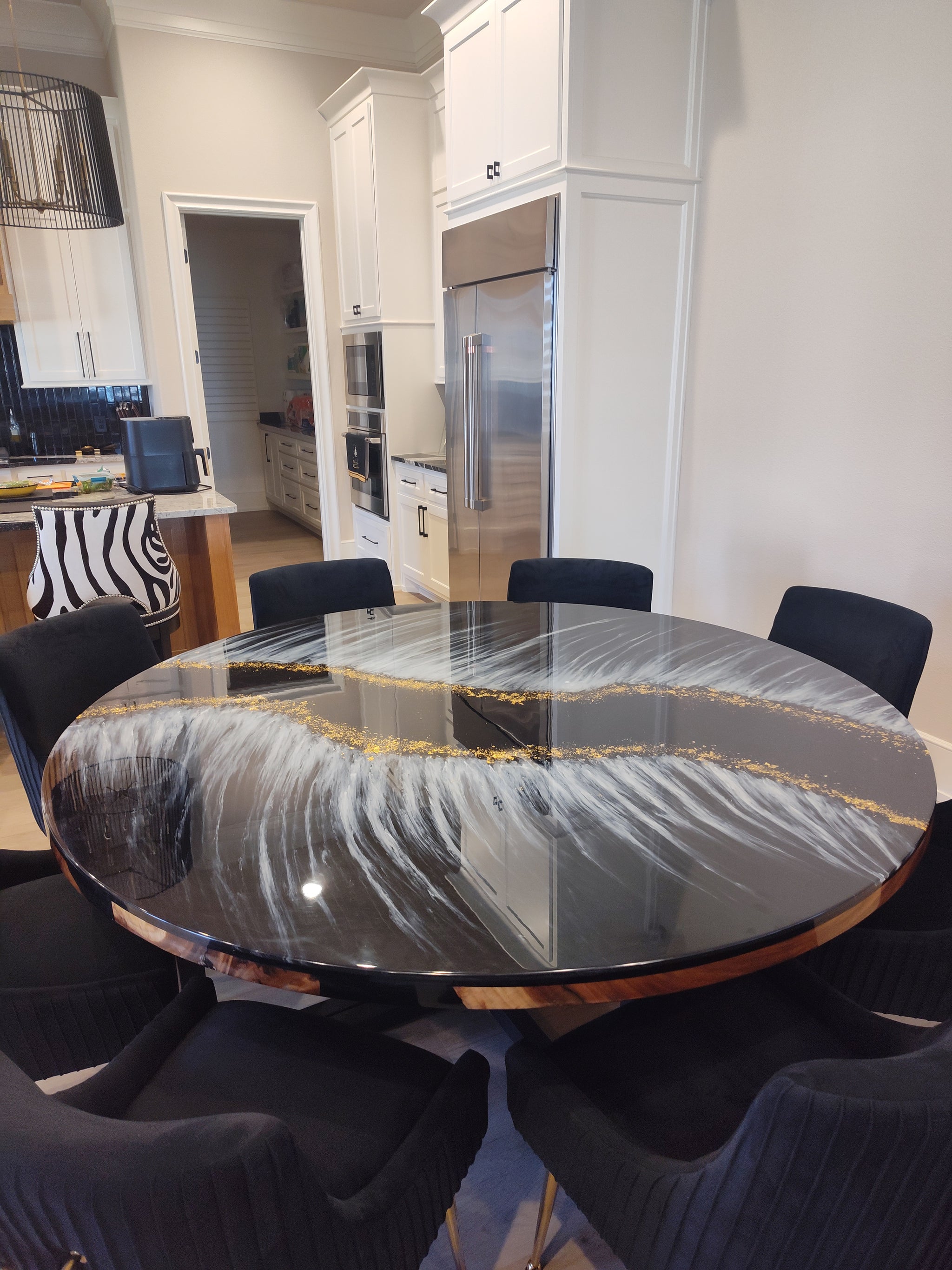 A Luxury Interior : Velmarie C.'s Walnut Round Table with Ethereal Waves
