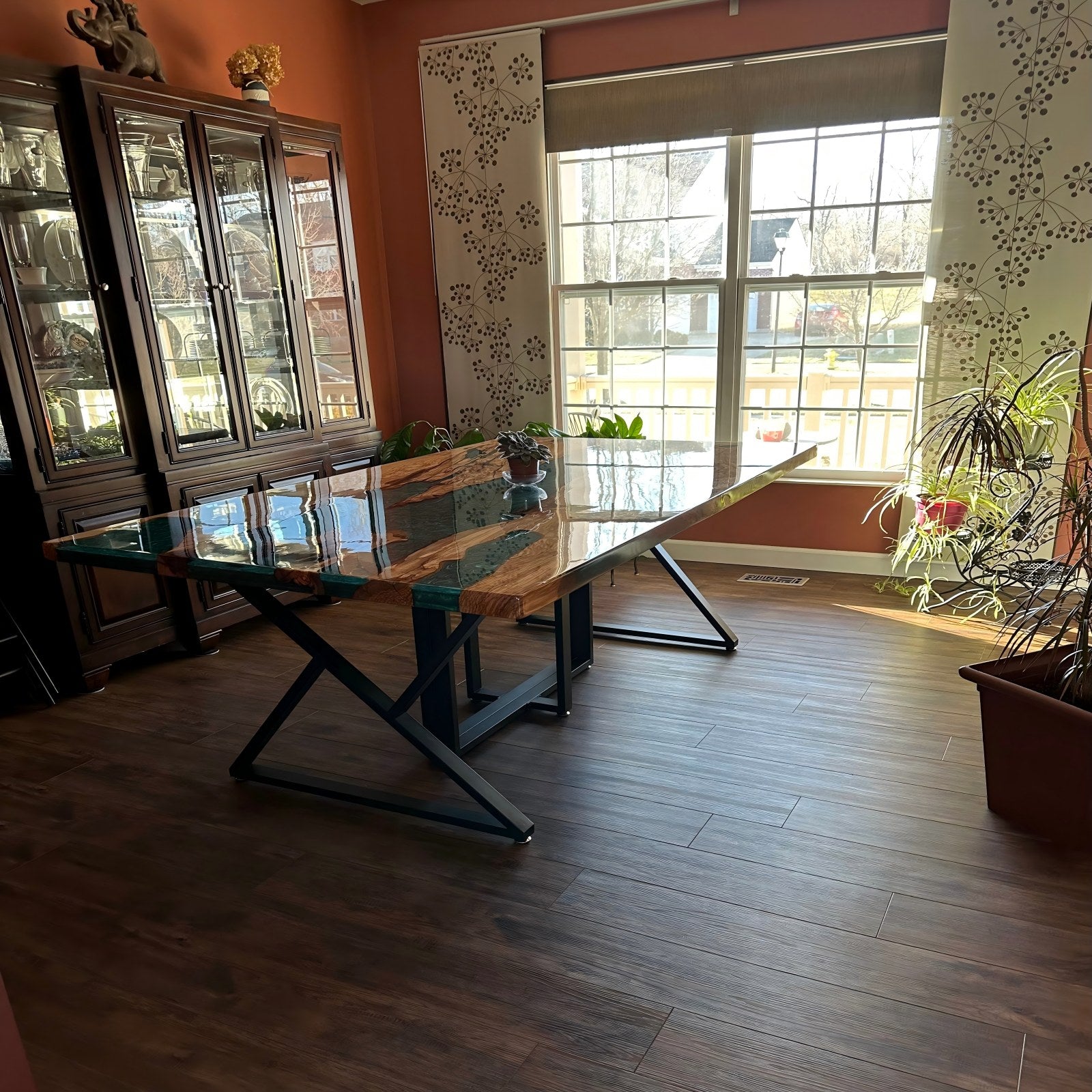 Where Sunlight Meets Resin — Alison’s Dining Story