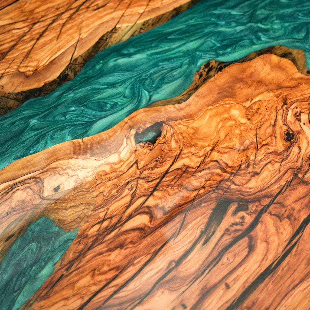 Seawavetable-Green river epoxy resin table with clean edge design