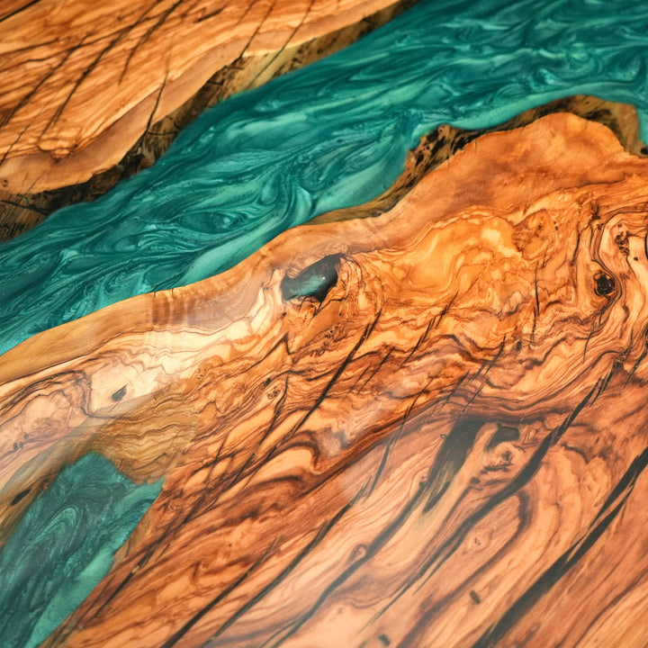 Seawavetable-Green river epoxy resin table with clean edge design
