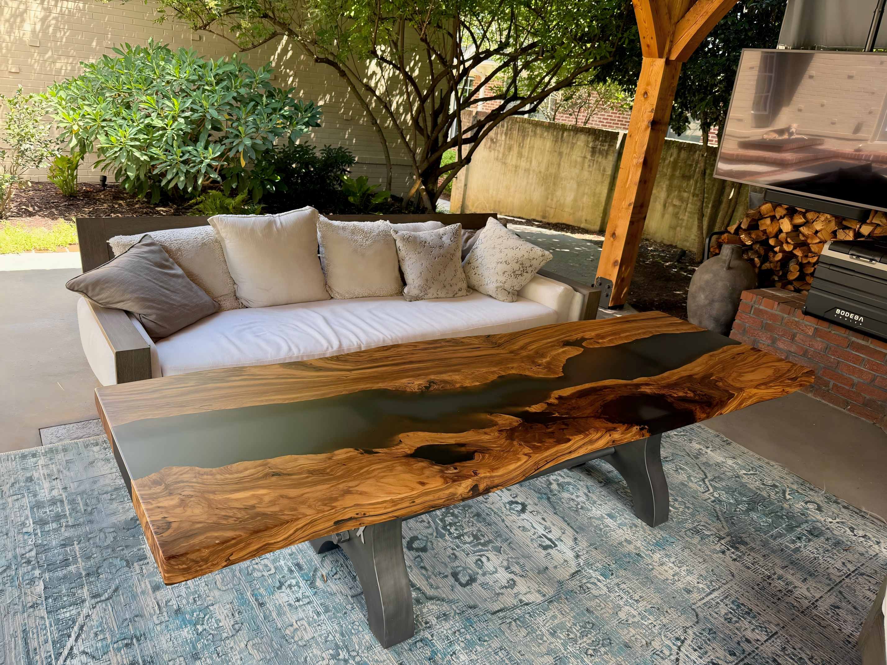 Shannon’s Patio Story: A Table Made for Sunshine and Serenity