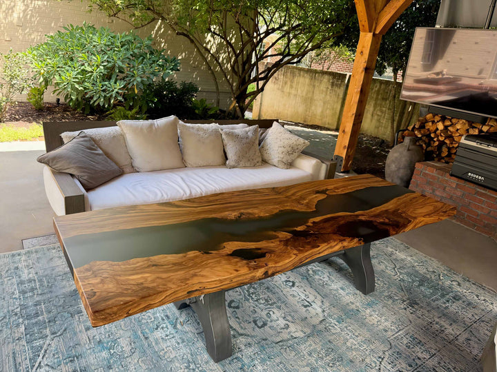 Shannon’s Patio Story: A Table Made for Sunshine and Serenity