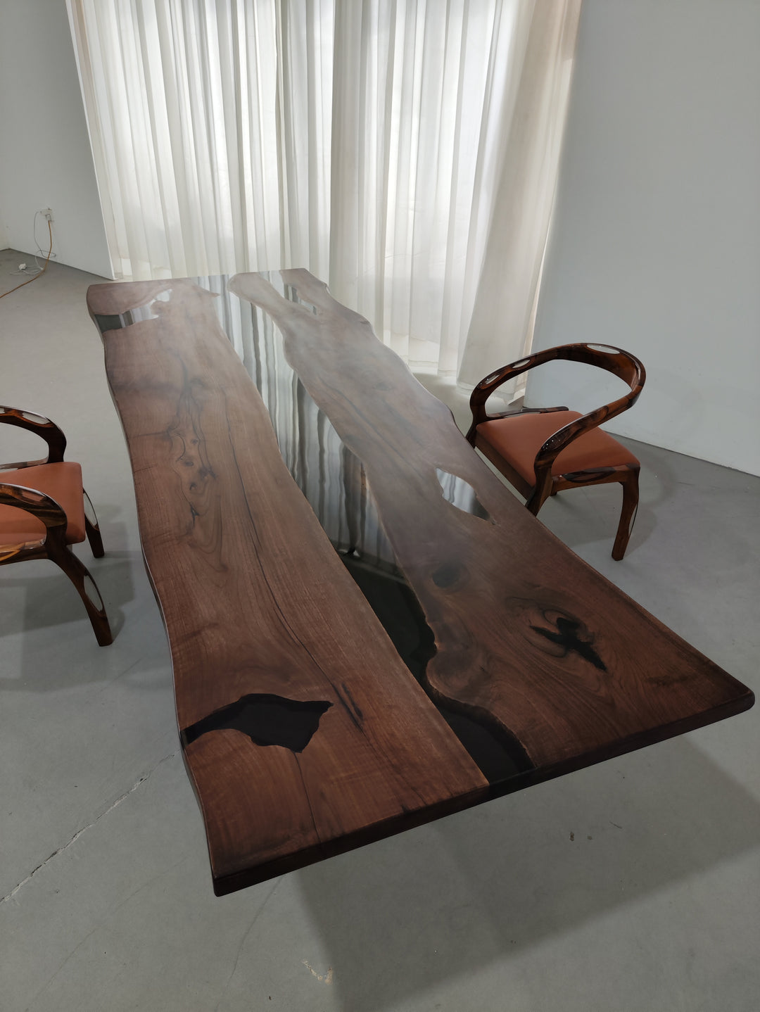 epoxy table,dining table,resin table,River table,kitchen table,epoxy table top,epoxy counter top,black epoxy table,custom epoxy resin table，blue epoxy table,custom epoxy table,epoxy resin table,grow epoxy table with LED lights,live edge dining table,epoxy kitchen table