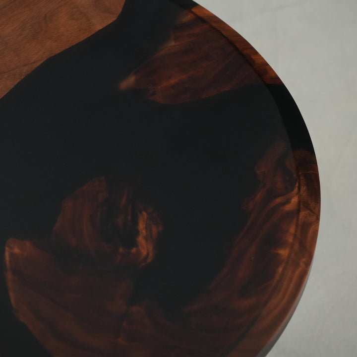 Elegant round walnut resin table with luxury glossy coating