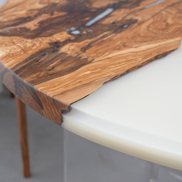 Seawavetable-Round epoxy dining table crafted from olive wood and creamy resin