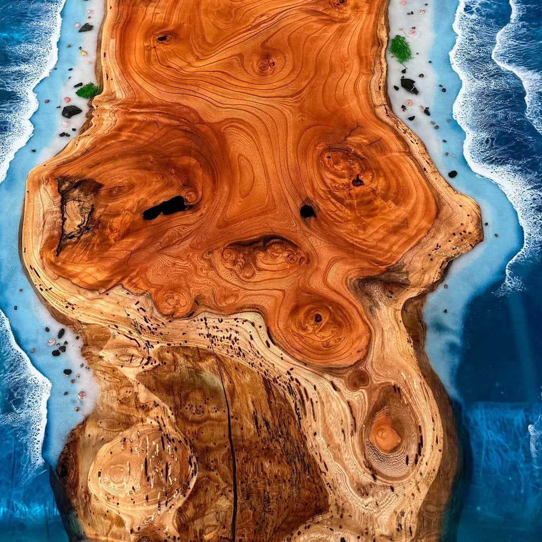 Seawavetable-Close-up of seamless transition between resin and beech wood