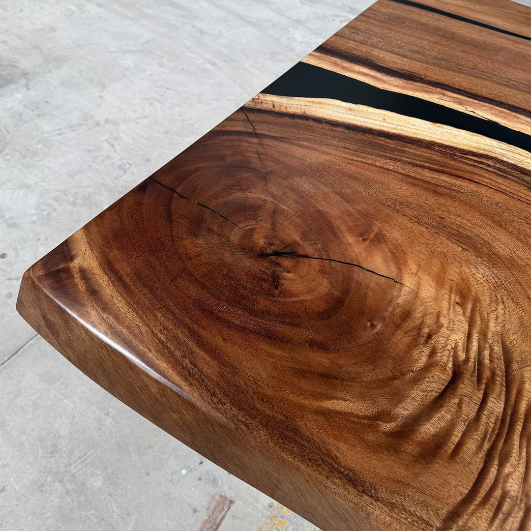 Seawavetable-Elegant epoxy table with handcrafted walnut and resin river centerpiece
