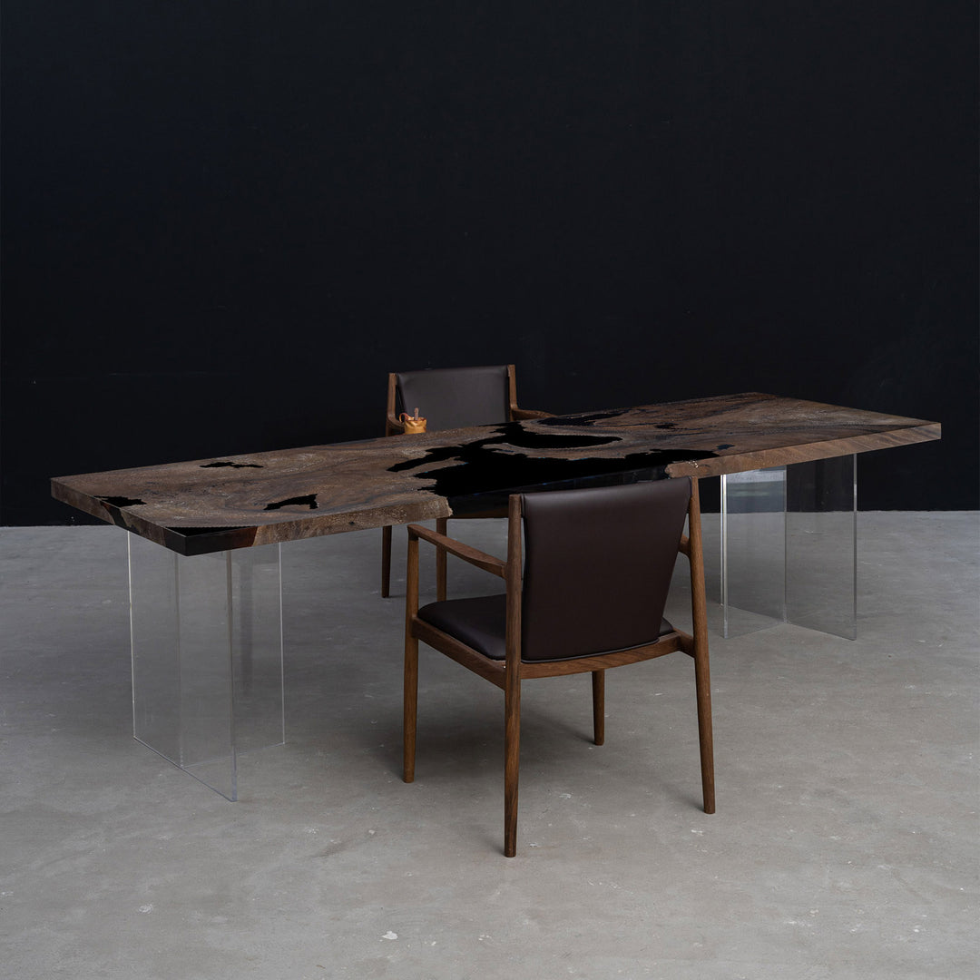Seawavetable-unique conference table combining wood grain and black resin