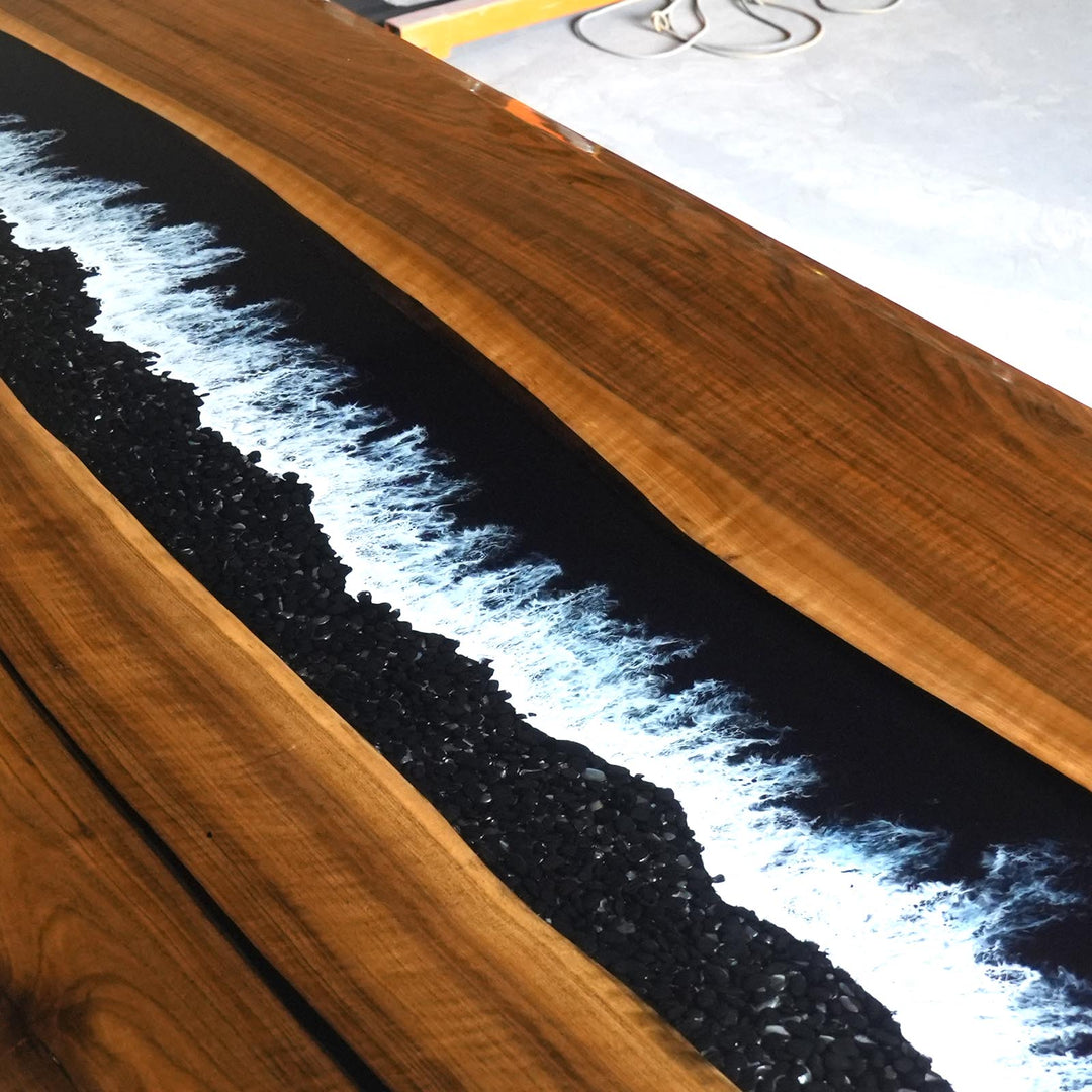 High-gloss black walnut dining table surface finish